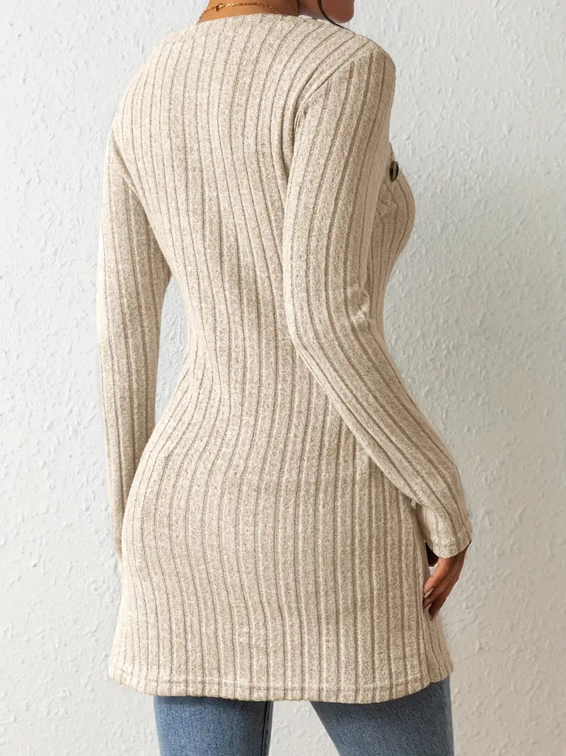 Julia | Top with Buttons and Ribbed Texture